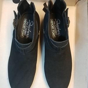 Skechers